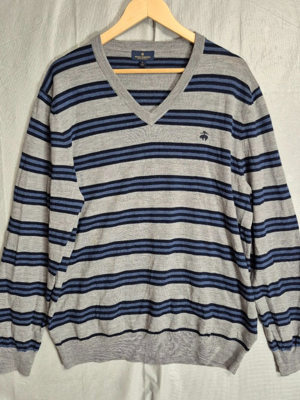 Brooks Brothers Men XL Blue Striped Merino Wool Italian Yarn V Neck Knit Sweater